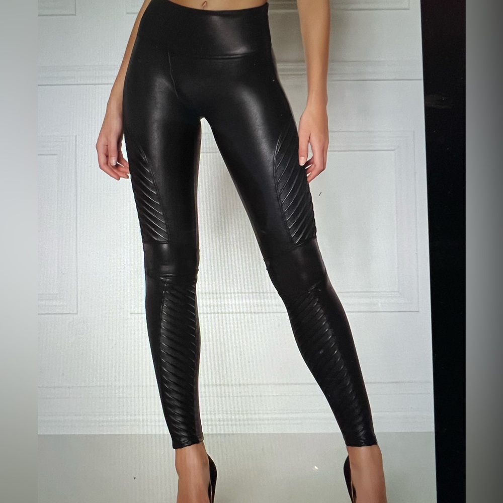 Spanx faux leather Moto leggings. Size small. Inseam 24.